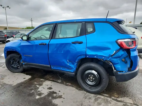 3C4NJDAB1JT483819 2018 JEEP COMPASS - Image 2