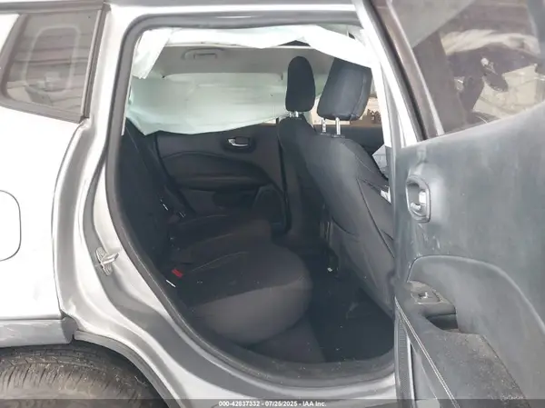 3C4NJDAB1KT601871 2019 JEEP COMPASS - Image 8