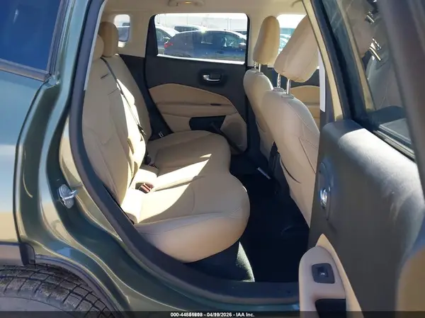 3C4NJDAB1KT619996 2019 JEEP COMPASS - Image 8