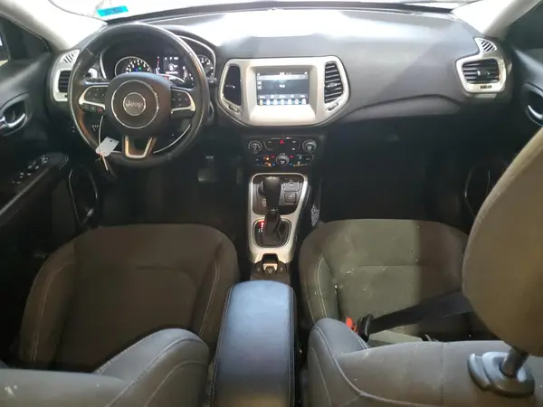 3C4NJDAB1KT689630 2019 JEEP COMPASS - Image 8