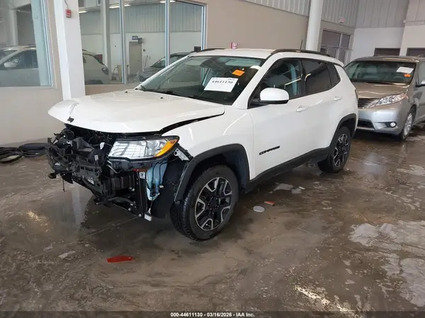 3C4NJDAB1KT776380 2019 JEEP COMPASS - Image 2