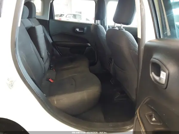 3C4NJDAB1KT776380 2019 JEEP COMPASS - Image 8