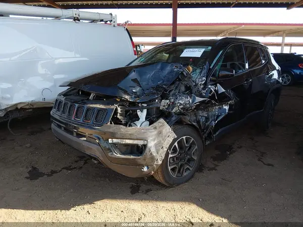 3C4NJDAB1KT828011 2019 JEEP COMPASS - Image 2