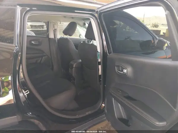 3C4NJDAB1KT828011 2019 JEEP COMPASS - Image 8