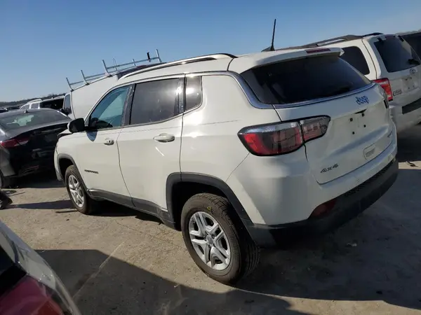 3C4NJDAB1LT132704 2020 JEEP COMPASS - Image 2