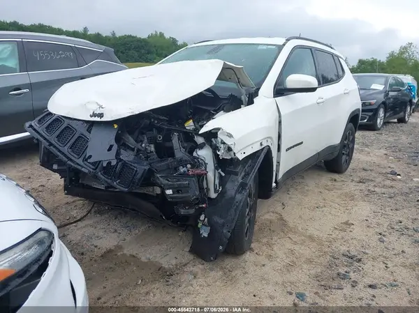 3C4NJDAB1LT239428 2020 JEEP COMPASS - Image 2