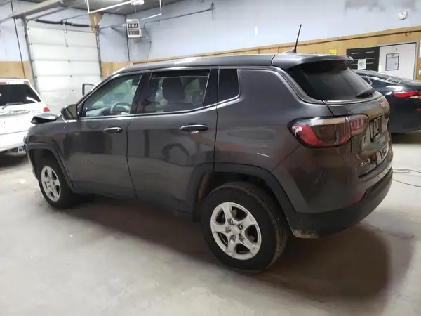 3C4NJDAB1NT229968 2022 JEEP COMPASS - Image 2