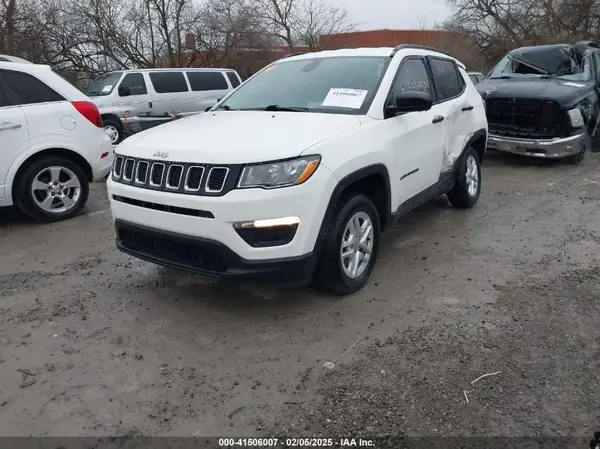 3C4NJDAB2JT146754 2018 JEEP COMPASS - Image 2