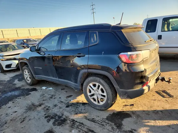 3C4NJDAB2JT153638 2018 JEEP COMPASS - Image 2