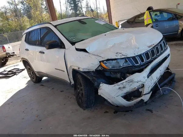 3C4NJDAB2JT223249 2018 JEEP COMPASS - Image 1