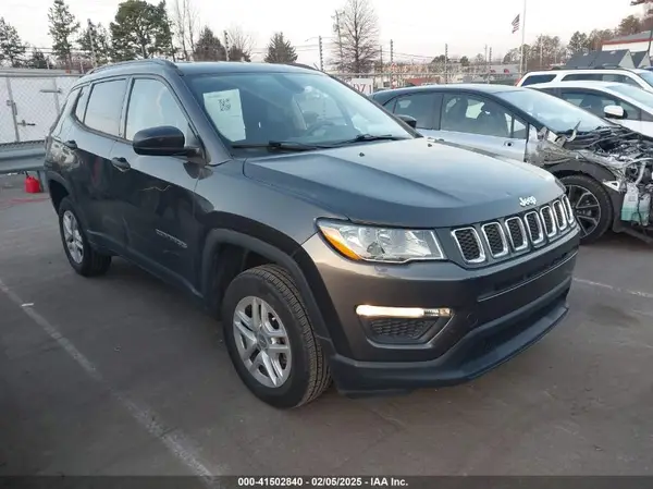 3C4NJDAB2JT232677 2018 JEEP COMPASS - Image 1