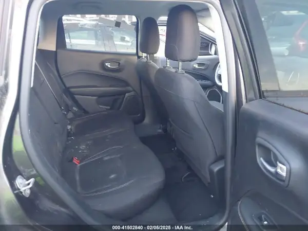 3C4NJDAB2JT232677 2018 JEEP COMPASS - Image 8