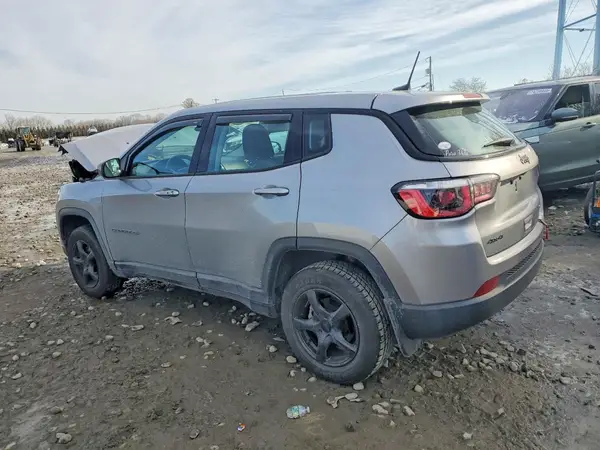 3C4NJDAB2JT248829 2018 JEEP COMPASS - Image 2