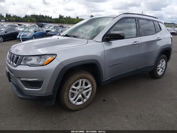 3C4NJDAB2JT392302 2018 JEEP COMPASS - Image 2