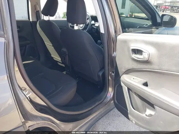 3C4NJDAB2JT415304 2018 JEEP COMPASS - Image 8