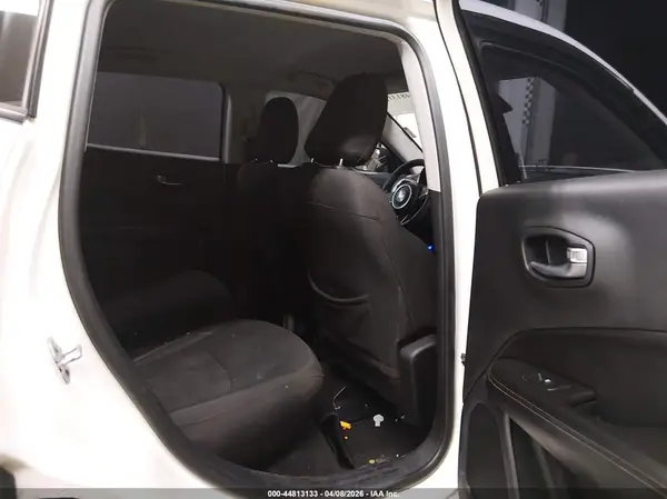 3C4NJDAB2MT504911 2021 JEEP COMPASS - Image 8
