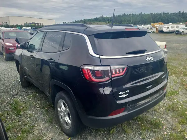 3C4NJDAB2NT168159 2022 JEEP COMPASS - Image 2