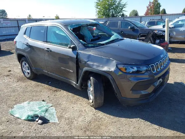 3C4NJDAB2NT215416 2022 JEEP COMPASS - Image 1