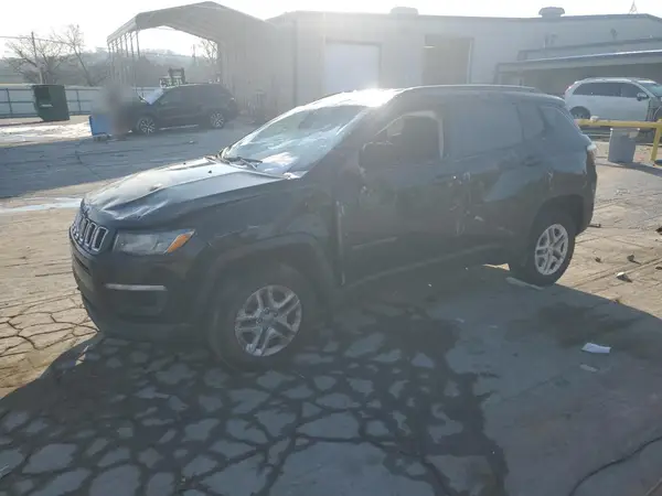 3C4NJDAB3JT117621 2018 JEEP COMPASS - Image 1