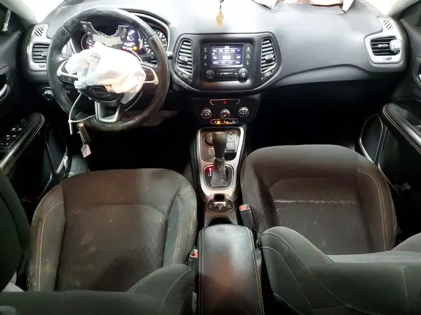 3C4NJDAB3JT126822 2018 JEEP COMPASS - Image 8