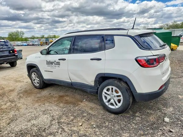 3C4NJDAB3JT178662 2018 JEEP COMPASS - Image 2