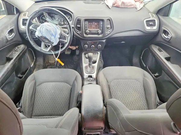 3C4NJDAB3JT178662 2018 JEEP COMPASS - Image 8