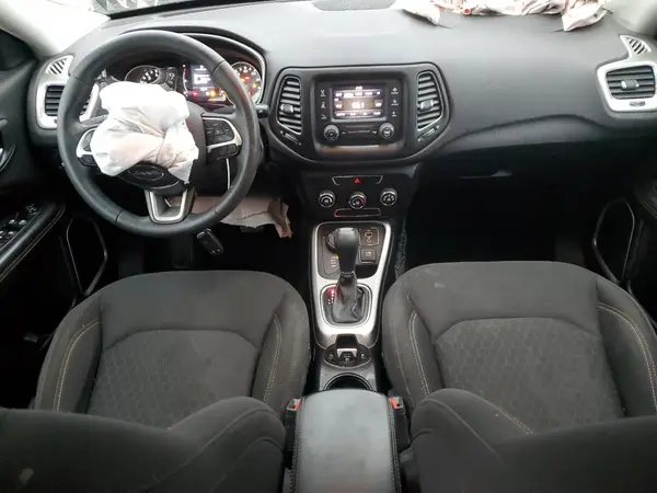3C4NJDAB3JT213281 2018 JEEP COMPASS - Image 8