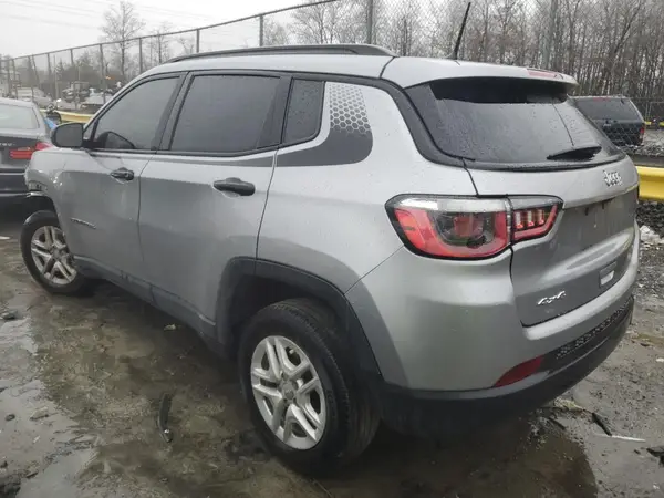 3C4NJDAB3JT213538 2018 JEEP COMPASS - Image 2