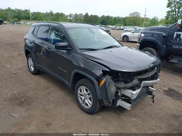 3C4NJDAB3JT230260 2018 JEEP COMPASS - Image 1