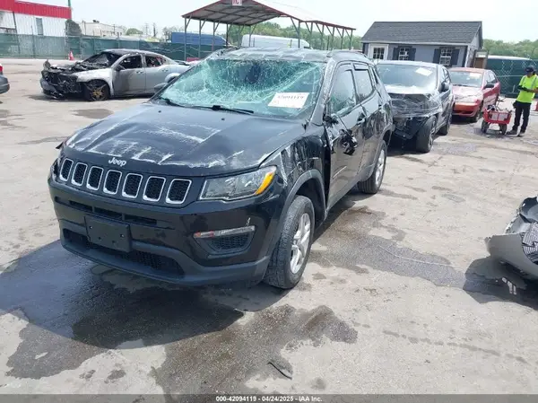 3C4NJDAB3JT245518 2018 JEEP COMPASS - Image 2