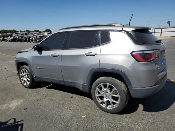 3C4NJDAB3JT248824 2018 JEEP COMPASS - Image 2