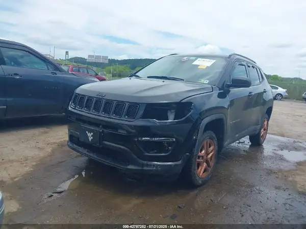 3C4NJDAB3JT252744 2018 JEEP COMPASS - Image 2