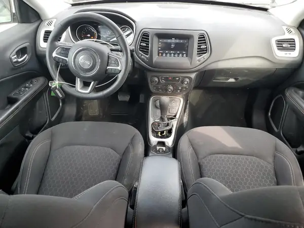 3C4NJDAB3JT256826 2018 JEEP COMPASS - Image 8
