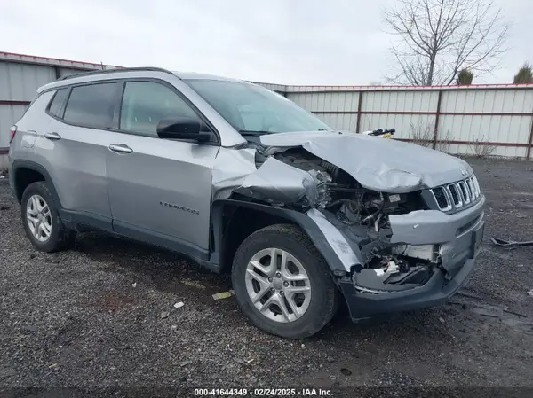 3C4NJDAB3JT339124 2018 JEEP COMPASS - Image 1