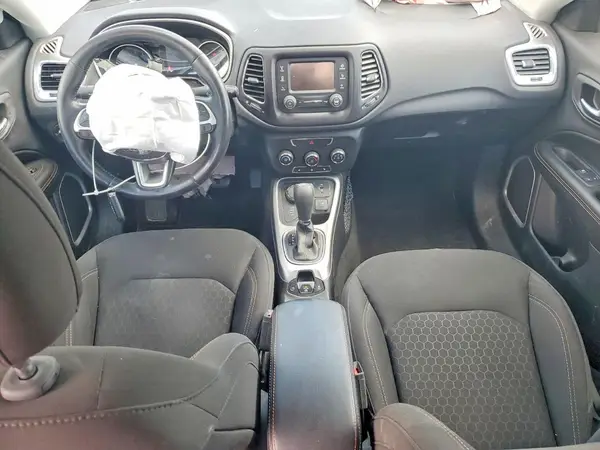 3C4NJDAB3JT373161 2018 JEEP COMPASS - Image 8