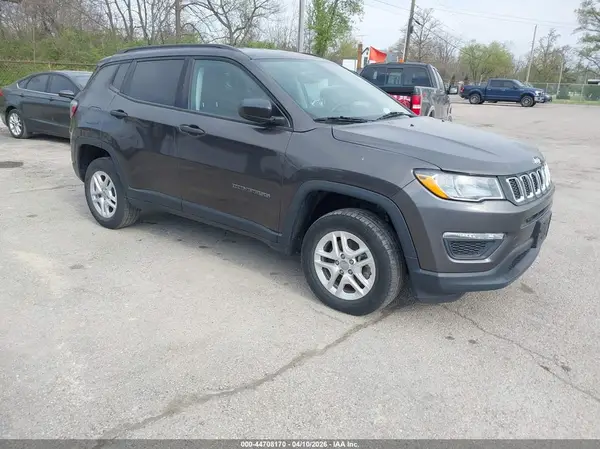 3C4NJDAB3JT392261 2018 JEEP COMPASS - Image 1