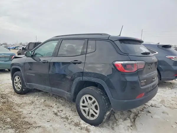 3C4NJDAB3JT480422 2018 JEEP COMPASS - Image 2