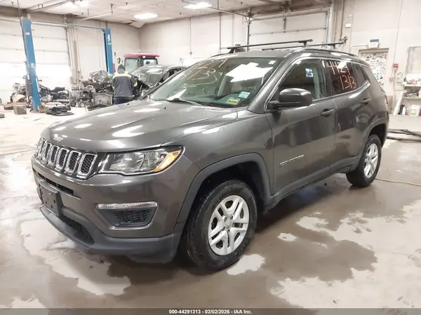3C4NJDAB3KT598715 2019 JEEP COMPASS - Image 2