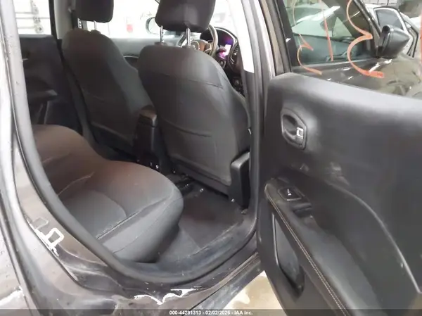 3C4NJDAB3KT598715 2019 JEEP COMPASS - Image 8