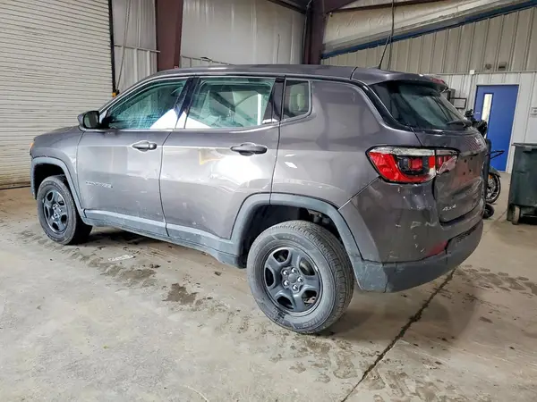 3C4NJDAB3KT651512 2019 JEEP COMPASS - Image 2