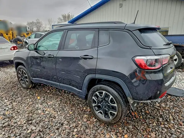 3C4NJDAB3KT815437 2019 JEEP COMPASS - Image 2