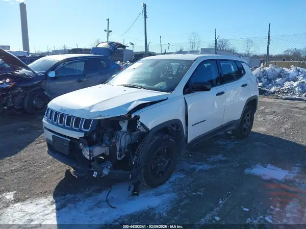 3C4NJDAB3KT854089 2019 JEEP COMPASS - Image 2