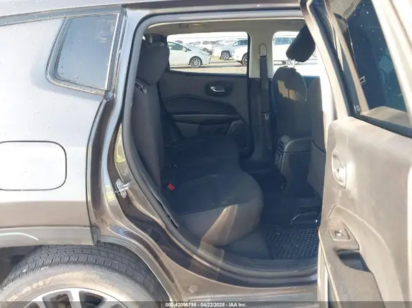 3C4NJDAB3LT224171 2020 JEEP COMPASS - Image 8