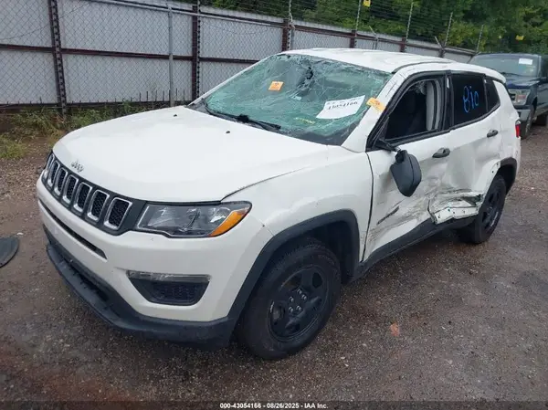 3C4NJDAB3LT240497 2020 JEEP COMPASS - Image 2