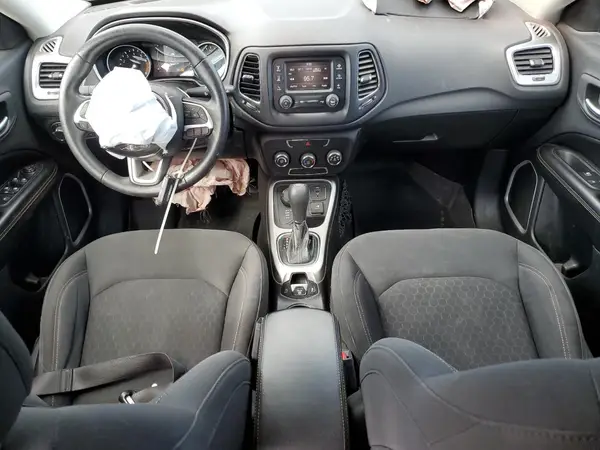 3C4NJDAB4HT698654 2017 JEEP COMPASS - Image 8