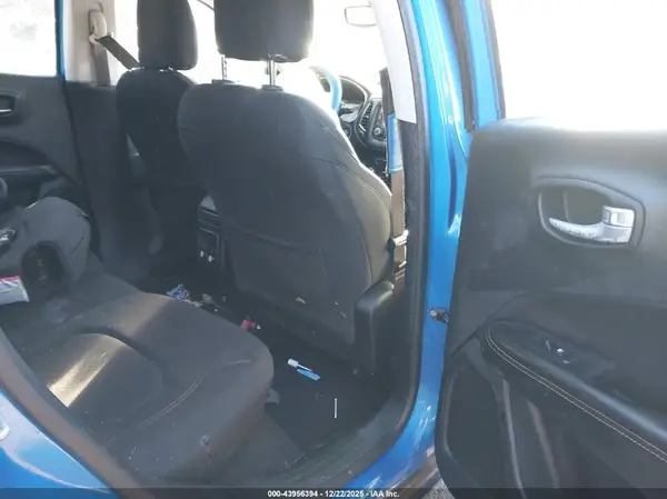 3C4NJDAB4JT107728 2018 JEEP COMPASS - Image 8