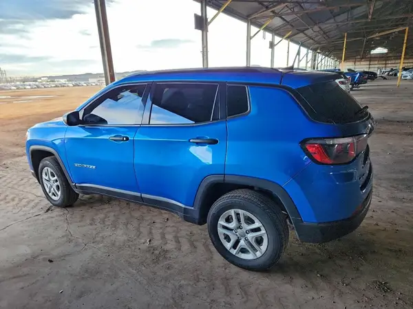 3C4NJDAB4JT107860 2018 JEEP COMPASS - Image 2