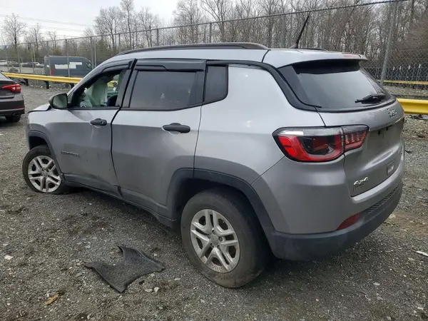 3C4NJDAB4JT147288 2018 JEEP COMPASS - Image 2
