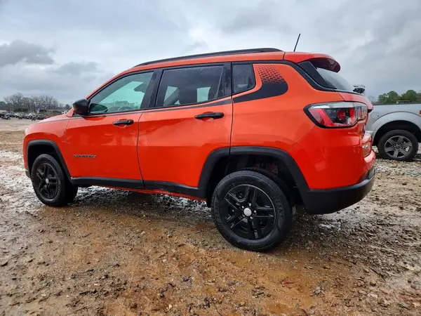 3C4NJDAB4JT168612 2018 JEEP COMPASS - Image 2