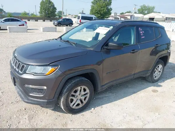 3C4NJDAB4JT180095 2018 JEEP COMPASS - Image 2
